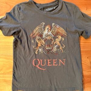 Abercrombie & Fitch Queen shirt